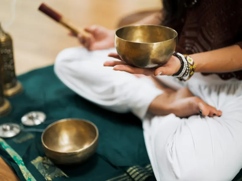 Sound healer at work